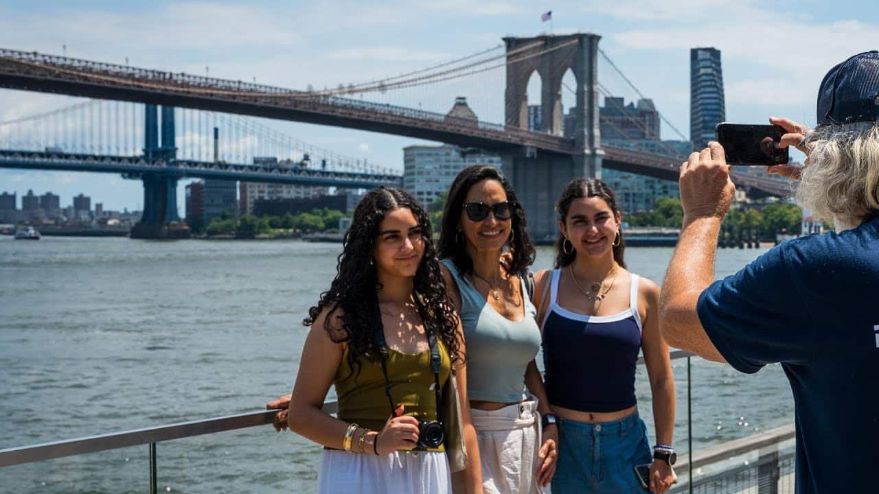 Mujeres adultas viajando con Vacarte
